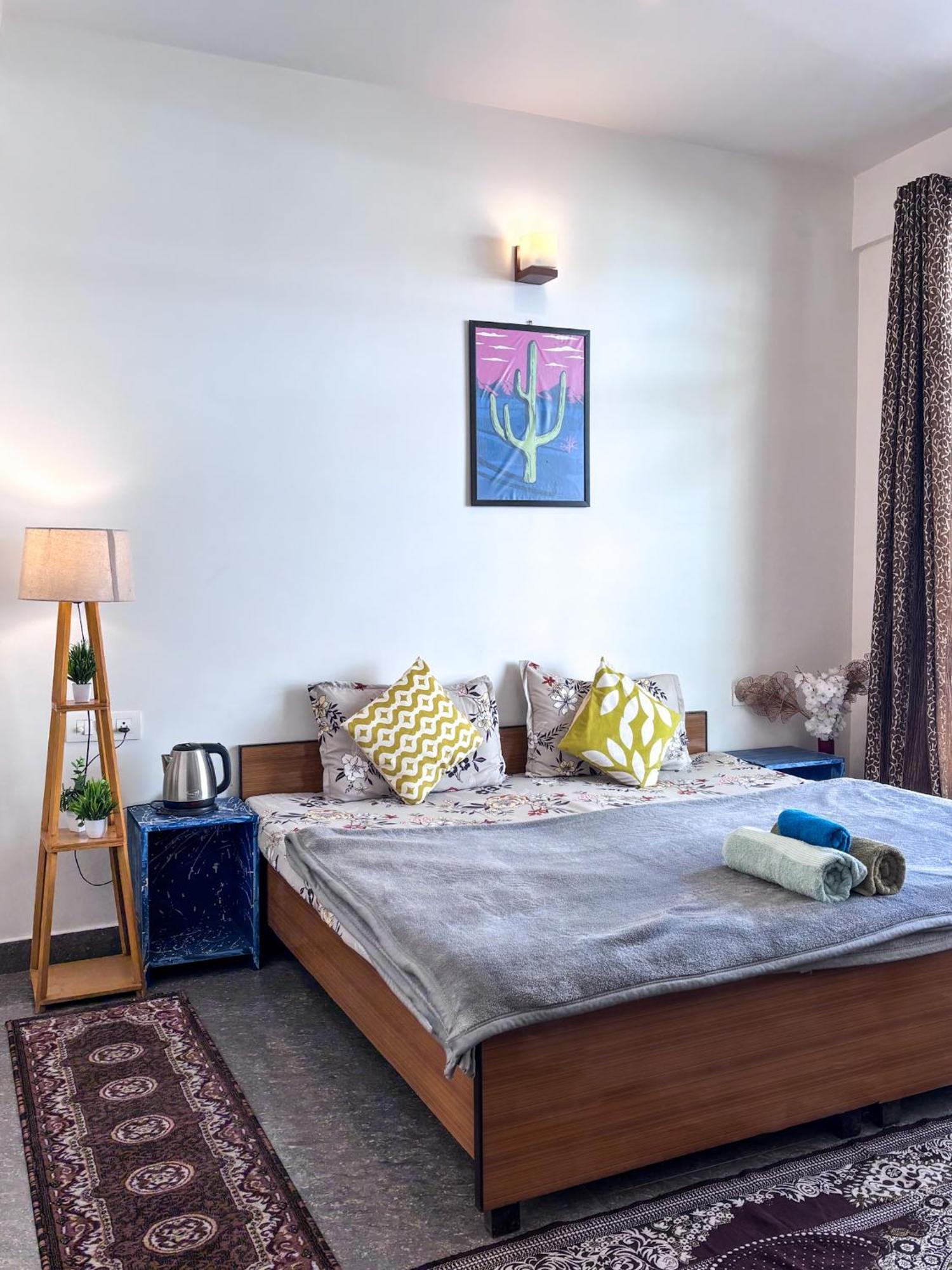 The Void - Dharamkot Apartment Dharamshala Room photo